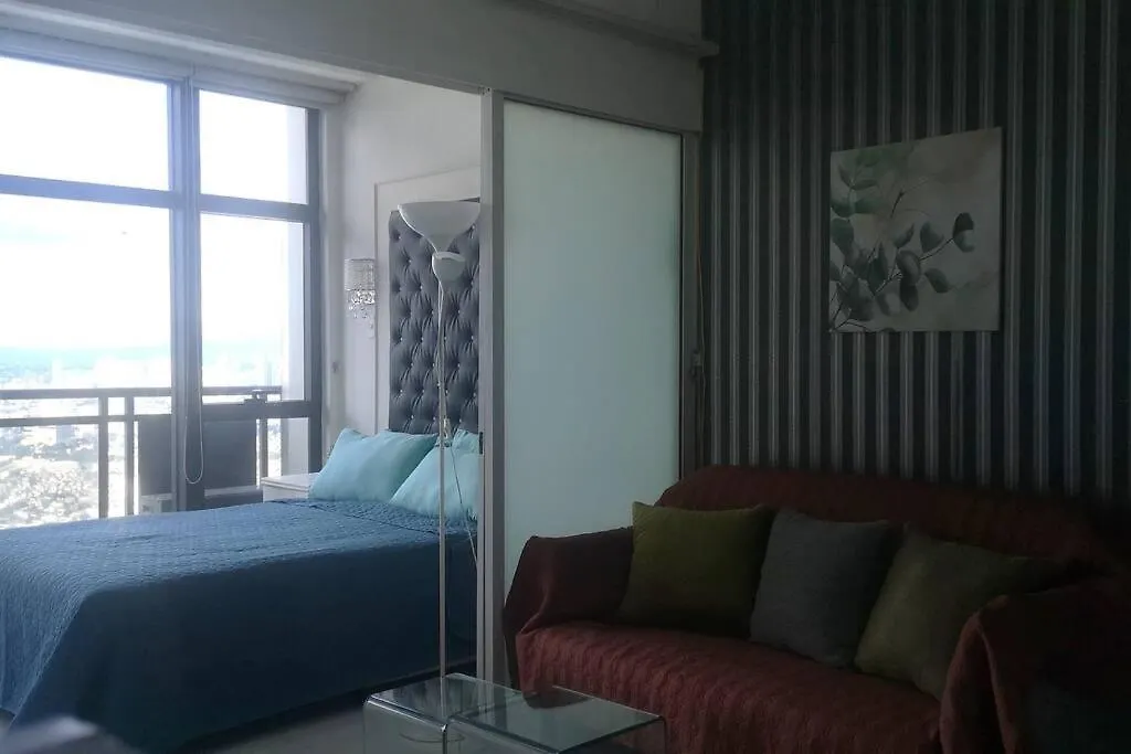 Penthouse At Poblacion - 200Mbs Net - 50In Tv - Awesome View Manila
