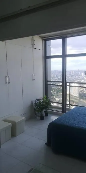 Penthouse At Poblacion - 200Mbs Net - 50In Tv - Awesome View Manila