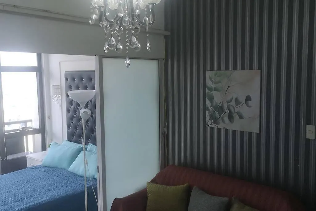 Penthouse At Poblacion - 200Mbs Net - 50In Tv - Awesome View Manila