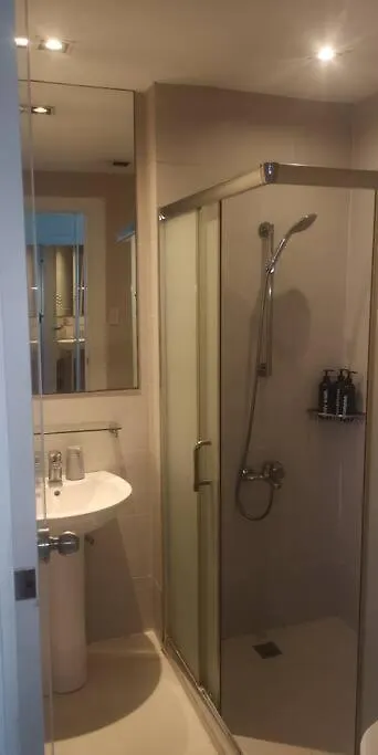 Apartment Penthouse At Poblacion - 200Mbs Net - 50In Tv - Awesome View Manila