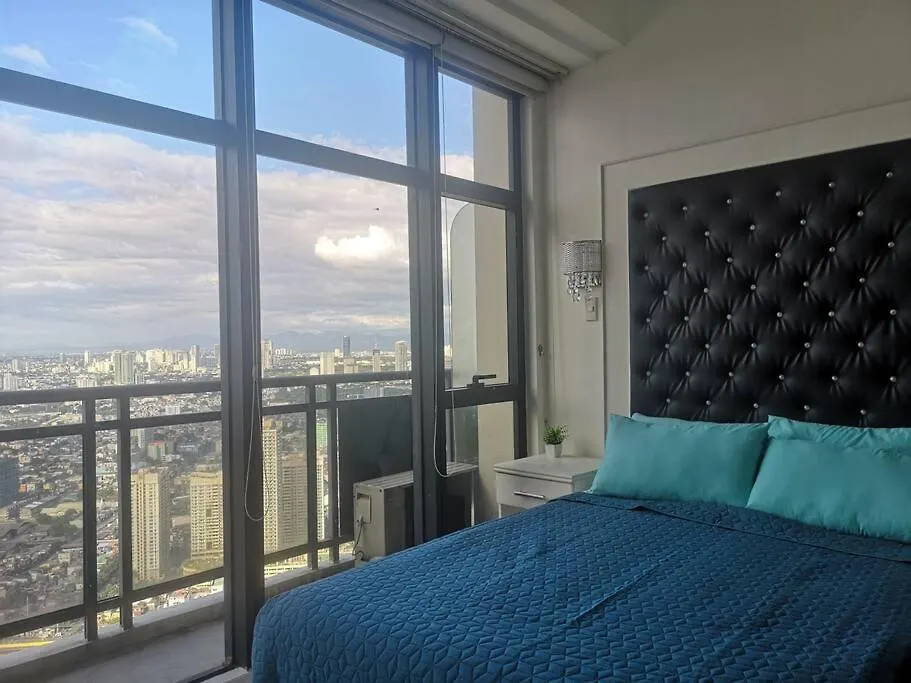 Penthouse At Poblacion - 200Mbs Net - 50In Tv - Awesome View Manila 0*,