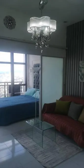 Penthouse At Poblacion - 200Mbs Net - 50In Tv - Awesome View Manila 0*,